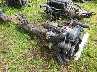 Mitsubishi 4 Cylinder Diesel Engine & Gearbox