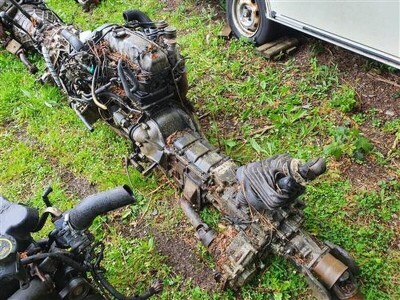 Mitsubishi 4 Cylinder Diesel Engine & Gearbox - 3