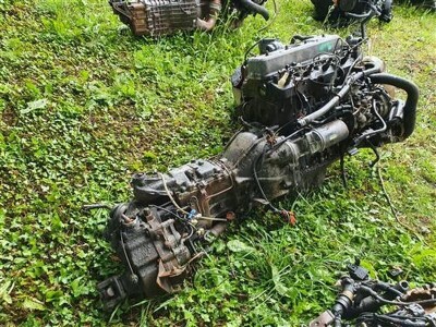 Daihatsu 4 Cylinder Diesel Engine & Gearbox - 2