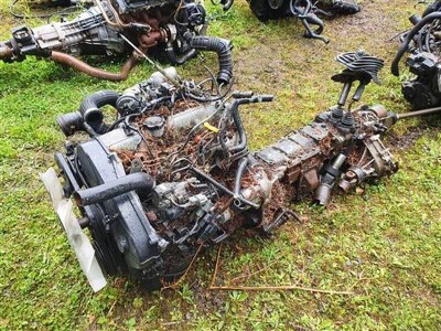 Mitsubishi 4 Cylinder Diesel Engine & Gearbox - 2