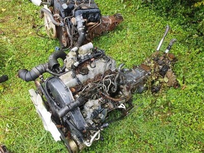 Mitsubishi 4 Cylinder Diesel Engine & Gearbox - 5