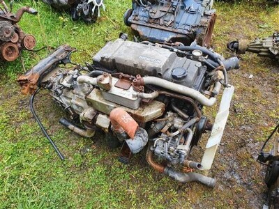 Mitsubishi 4 Cylinder Diesel Engine & Gearbox - 2