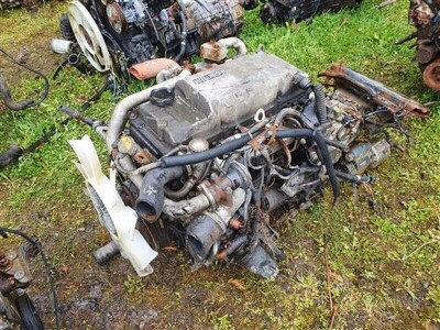 Mitsubishi 4 Cylinder Diesel Engine & Gearbox - 3