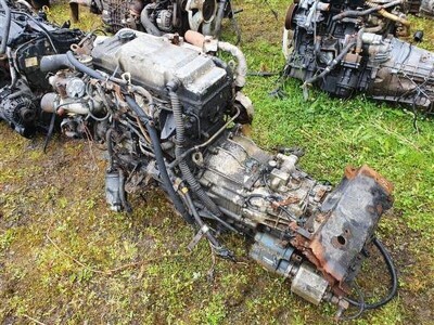 Mitsubishi 4 Cylinder Diesel Engine & Gearbox - 4