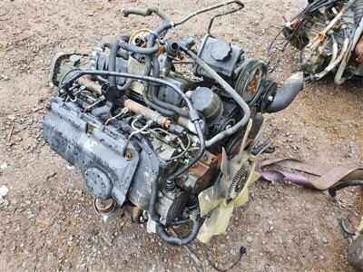 Mercedes 4 Cylinder Diesel Engine & Gearbox - 2