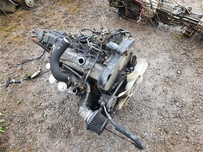 Mitsubishi 4 Cylinder Diesel Engine & Gearbox