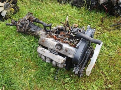 Mitsubishi 4 Cylinder Diesel Engine & Gearbox