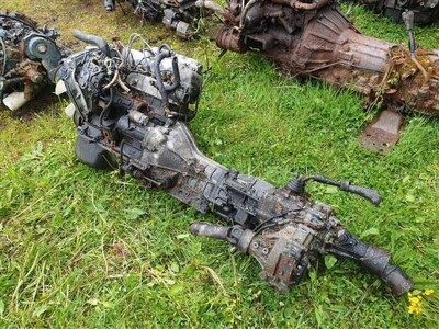 Mitsubishi 4 Cylinder Diesel Engine & Gearbox - 3