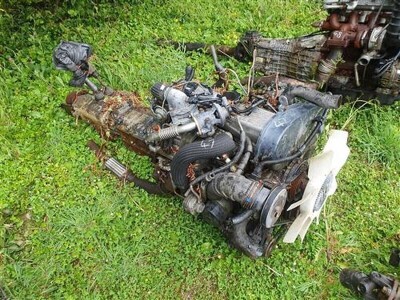 Mitsubishi 4 Cylinder Diesel Engine & Gearbox