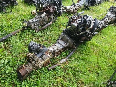 Mitsubishi 4 Cylinder Diesel Engine & Gearbox - 4