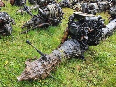 Nissan 4 Cylinder Diesel Engine & Gearbox