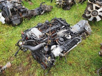 Mercedes 5 Cylinder Diesel Engine & Gearbox - 3