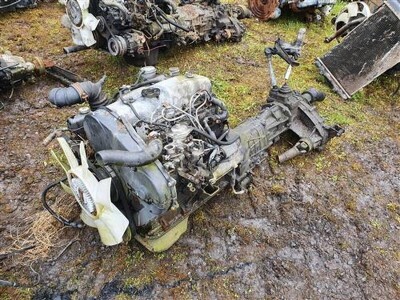 Mitsubishi 4 Cylinder Diesel Engine & Gearbox - 4