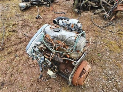 Mitsubishi 4 Cylinder Diesel Engine & Gearbox