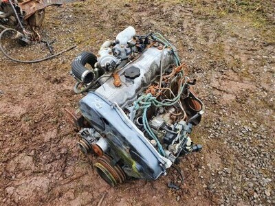 Mitsubishi 4 Cylinder Diesel Engine & Gearbox - 4