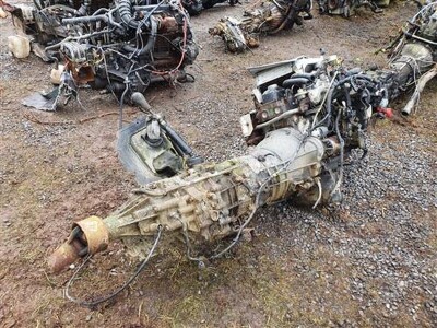 Nissan 4 Cylinder Diesel Engine & Gearbox - 2