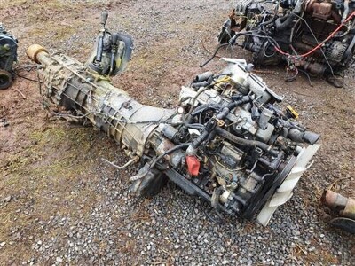 Nissan 4 Cylinder Diesel Engine & Gearbox - 3