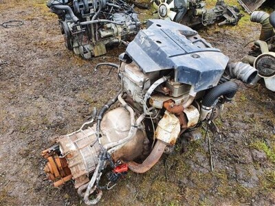 Mitsubishi 4 Cylinder Diesel Engine & Gearbox - 2