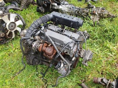 Mitsubishi 4 Cylinder Diesel Engine & Gearbox