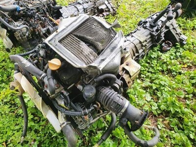 Nissan 4 Cylinder Diesel Engine & Gearbox