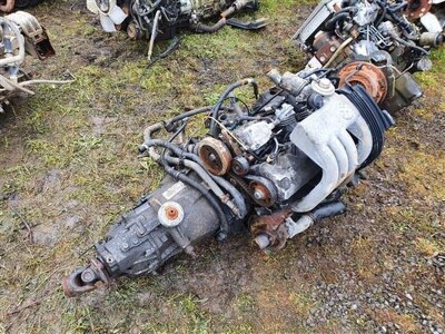 VW 5 Cylinder Diesel Engine & Gearbox - 2