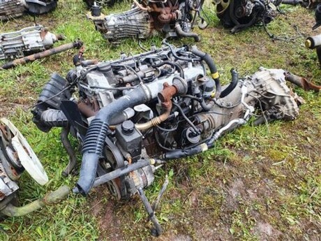 Mercedes 5 Cylinder Diesel Engine & Gearbox