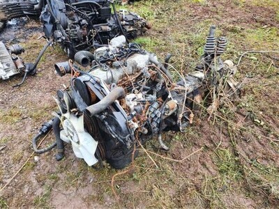 Mitsubishi 4 Cylinder Diesel Engine & Gearbox - 4