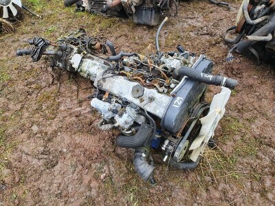 Mitsubishi 4 Cylinder Diesel Engine & Gearbox