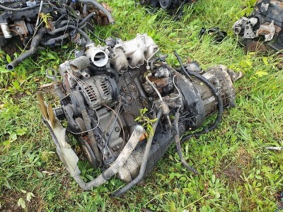 Mercedes 4 Cylinder Diesel Engine & Gearbox - 2