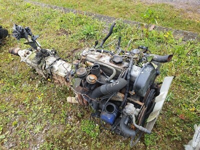 Mitsubishi 4 Cylinder Diesel Engine & Gearbox