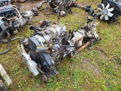 Mitsubishi 4 Cylinder Diesel Engine & Gearbox - 2