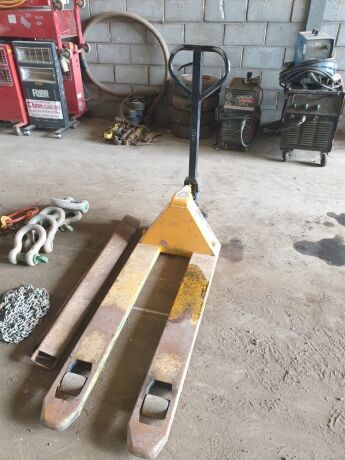 2T Pallet Truck