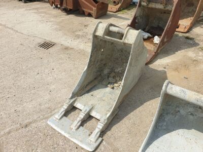 2ft Digging Bucket 65mm Pins - 2