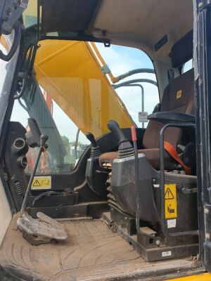 2014 JCB JS220 Excavator - 11