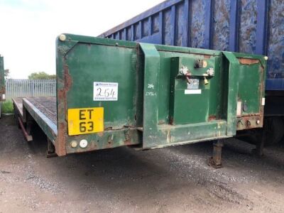 2004 SDC Triaxle Stepframe Flat Trailer 