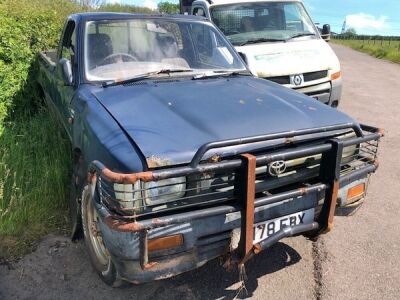 1994 Toyota Hilux Pickup - 2