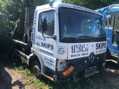 Mercedes 815 4x2 7.5 Tonnes Skip Loader