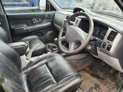 2005 Mitsubishi Warrior Car - 2