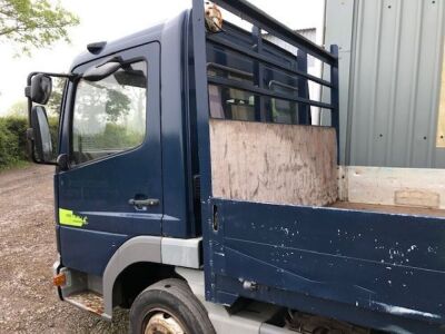 2004 Mercedes 815 4x2 Dropside Flat - 5