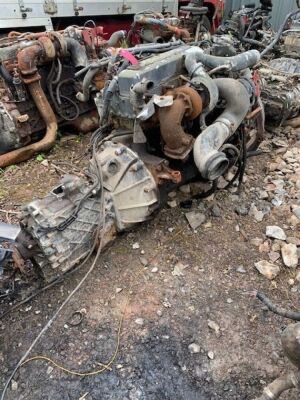 Renault 4CYL Diesel Engine & Gearbox - 3