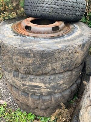 Quantity of Wheels & Solid Tyres - 4