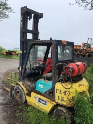 Komatsu 25 Gas Fork Lift - 3