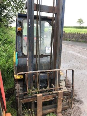 Komatsu 25 Gas Fork Lift - 5