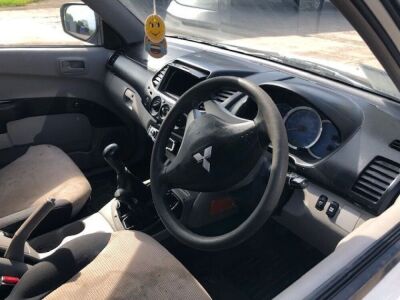 2009 Mitsubishi L200 Double Cab Pick Up - 6