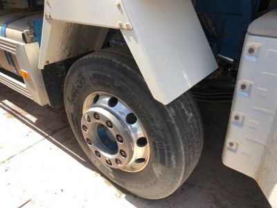 Accident Damaged 2016 Volvo FM 460 8x4 Weightlifter Alloy Body Tipper - 4