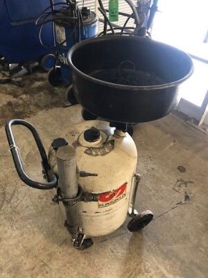 Portable Oil Drainer - 2