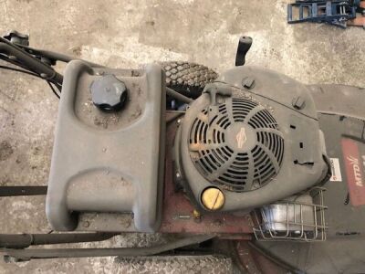 MTD WCM Mower Briggs & Stratton Petrol Engine - 3