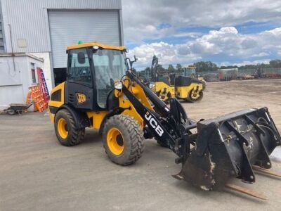 2018 JCB 406 Toolmaster  Loading Shovel - 4