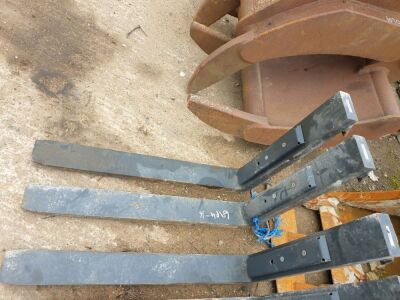 Set of Pallet Forks - 2