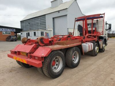 2008 Volvo FM400 8x4 Hook Loader - 3